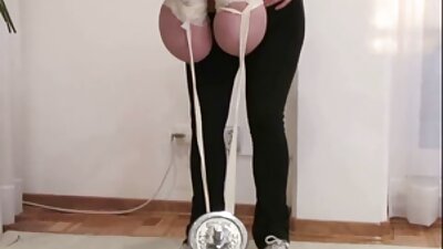 पोल डांसिंग स्लट साथ बॉडी पेंटेड फ़ुटबॉल शर्ट बड़े स्तन और सेक्सी फिल्म फुल वीडियो निप्स